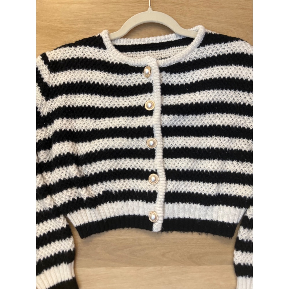 Women's Button Striped Crop Cardigan Sweater‎ Black and White - Picture 2 of 2